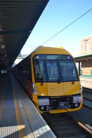 sydney-sep-2013 212.JPG - Brand New (uncommissioned as yet) city passenger train at Central Railway)
